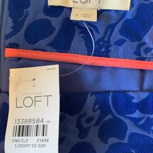 Blue patterned pencil skirt